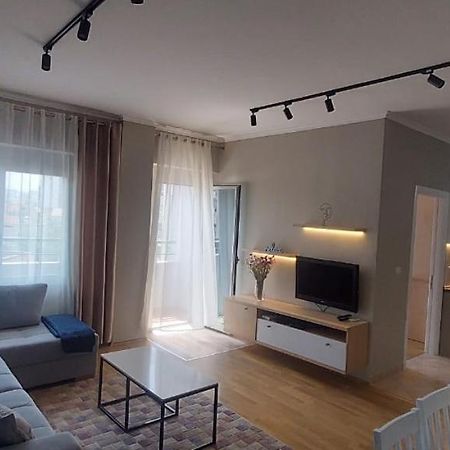 Lu-Er Tirana Center Apartment Exterior photo